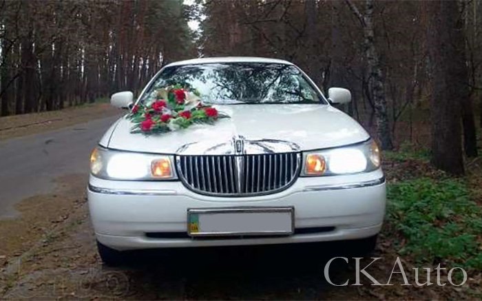 Аренда Лимузин Lincoln Town Car на свадьбу Черкассы